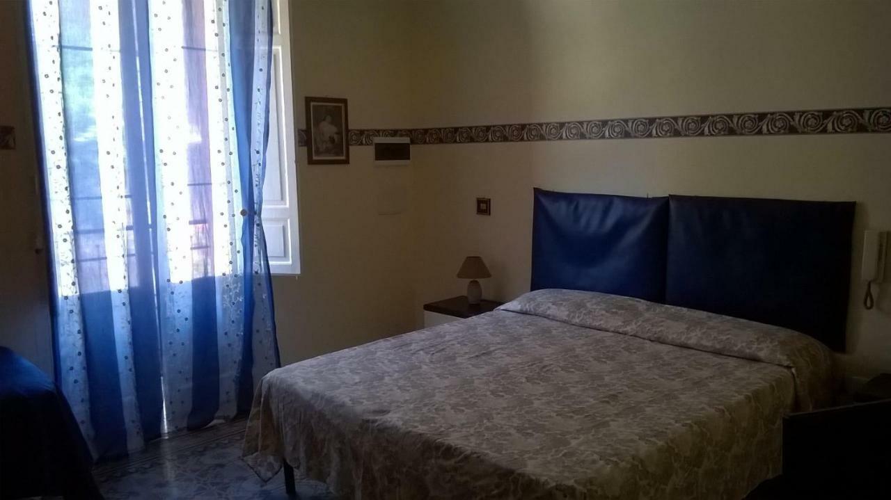 Casetta Al Centro Trapani Bagian luar foto