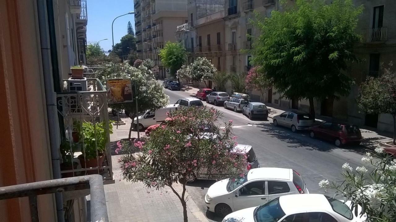 Casetta Al Centro Trapani Bagian luar foto