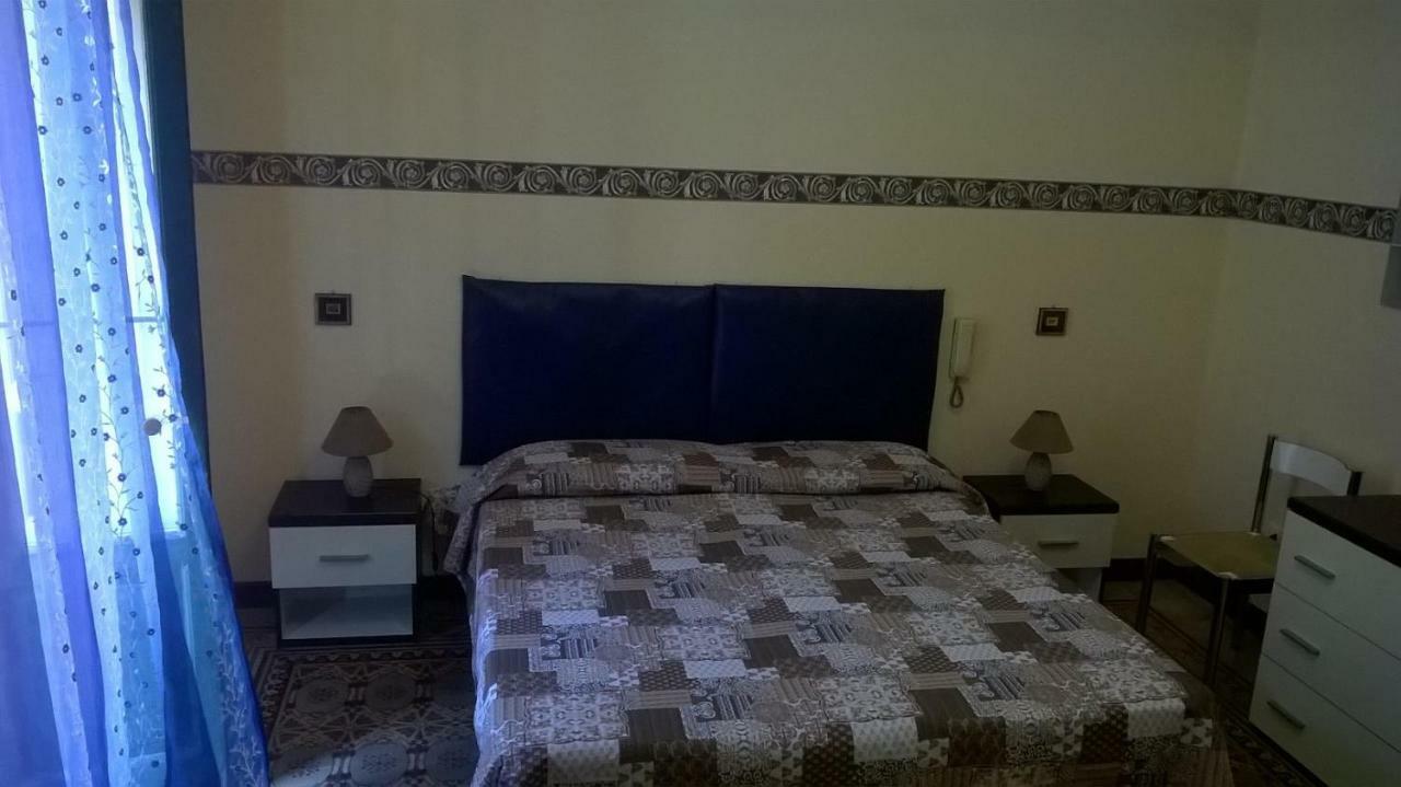 Casetta Al Centro Trapani Bagian luar foto
